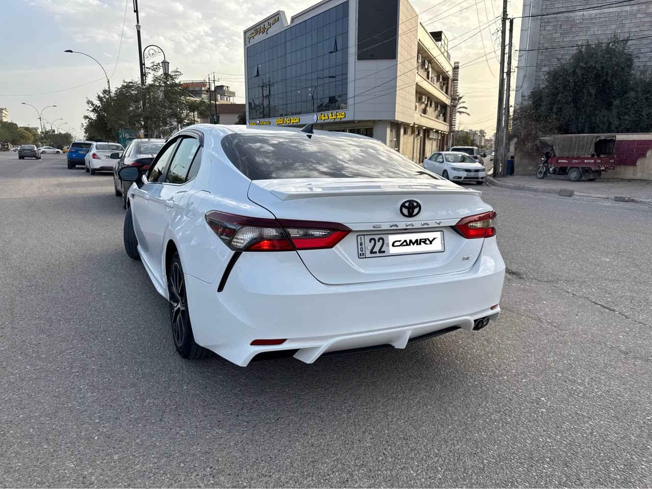 كامري موديل 2022 SE
حادث خفيف فقط جاملغ خلفي عكس السائق ايرباكات كله سليم ما طاك 
مواصفات رادار امامي و جانبي تحديد المسار و عدم خروج من الخطوط الشارع شاشه كبيره و كاربلي مع أناره محيطيه 
كير شفت على ستيرن وضعيات قياده ايكو نورمل سبورت 
تبريد لمس و تو زوون 
كشنات جلد و كهربائي 
للاتصال  *********** كركوك, العراق
