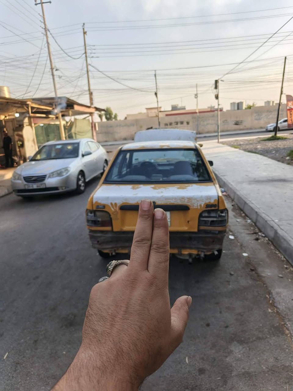 السلام عليكم
سايبه ٢٠١١ شرط التحويل من الشرعي 
والوكيل اوكل 
هئية ٩٣٠
كابون بانزين ورقي شغال
السياره رقم نينوى 
الرابع أفلت سياره قدام العين الشراي يتصل
السعر ١٤ وبيها ***********
