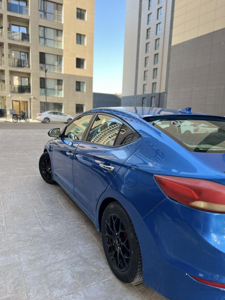 السلام عليكم
النترا ٢٠١٧ للبيع 

وارد امريكي حادثهة خلفي باب خلف السايق وجاملغ وشويه من صندوك  

محرك ٢٠٠٠ دوش

تحكمات ستيرن 

٣ وضعيات قيادة ( ايكو - نورمل - سبورت )

شاشه مثبت سرعه 

لايتات زينون

السعر ١٢٢

مكان السيارة بغداد حي الجامعه

***********
