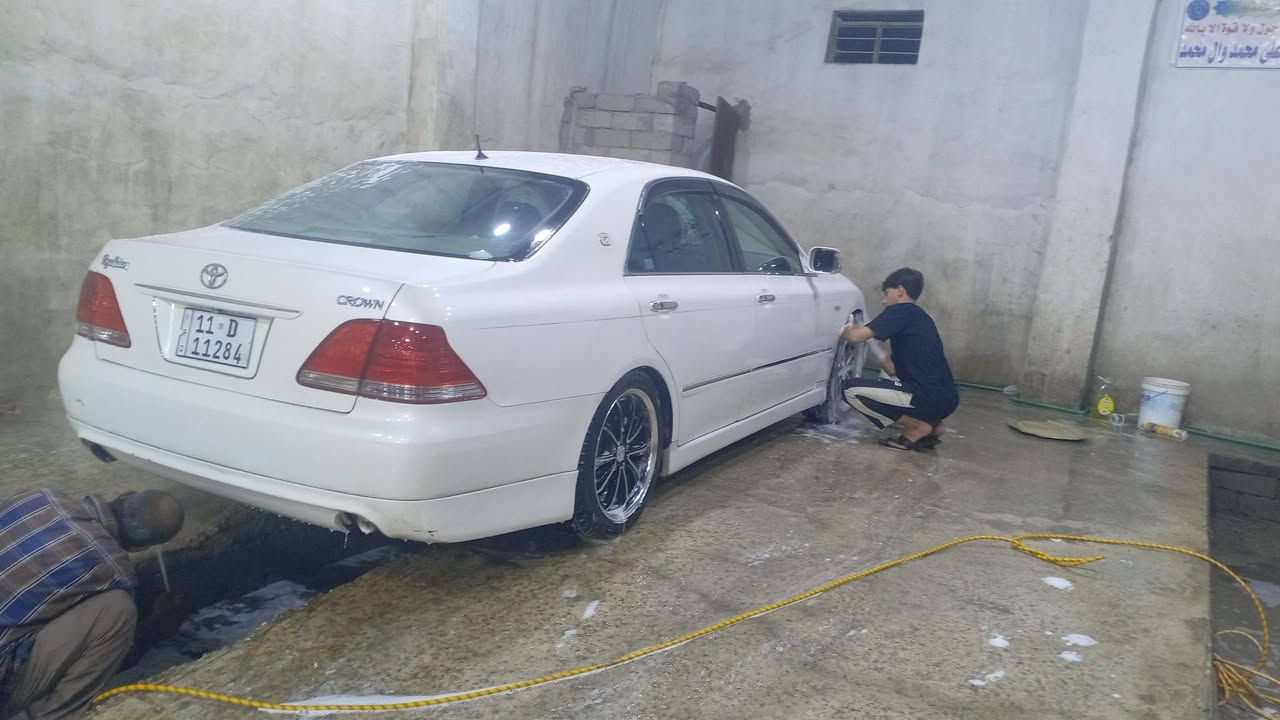 سلام عليكم. شاهينه البيع او مراوس حسب القناعه 2005 كصه جنطه.. متوم بغداد انكليزي.. طبق لاصل... ثلاث دكم دواخل رصاصي.. 
شاصي 180
تواصل***********..
