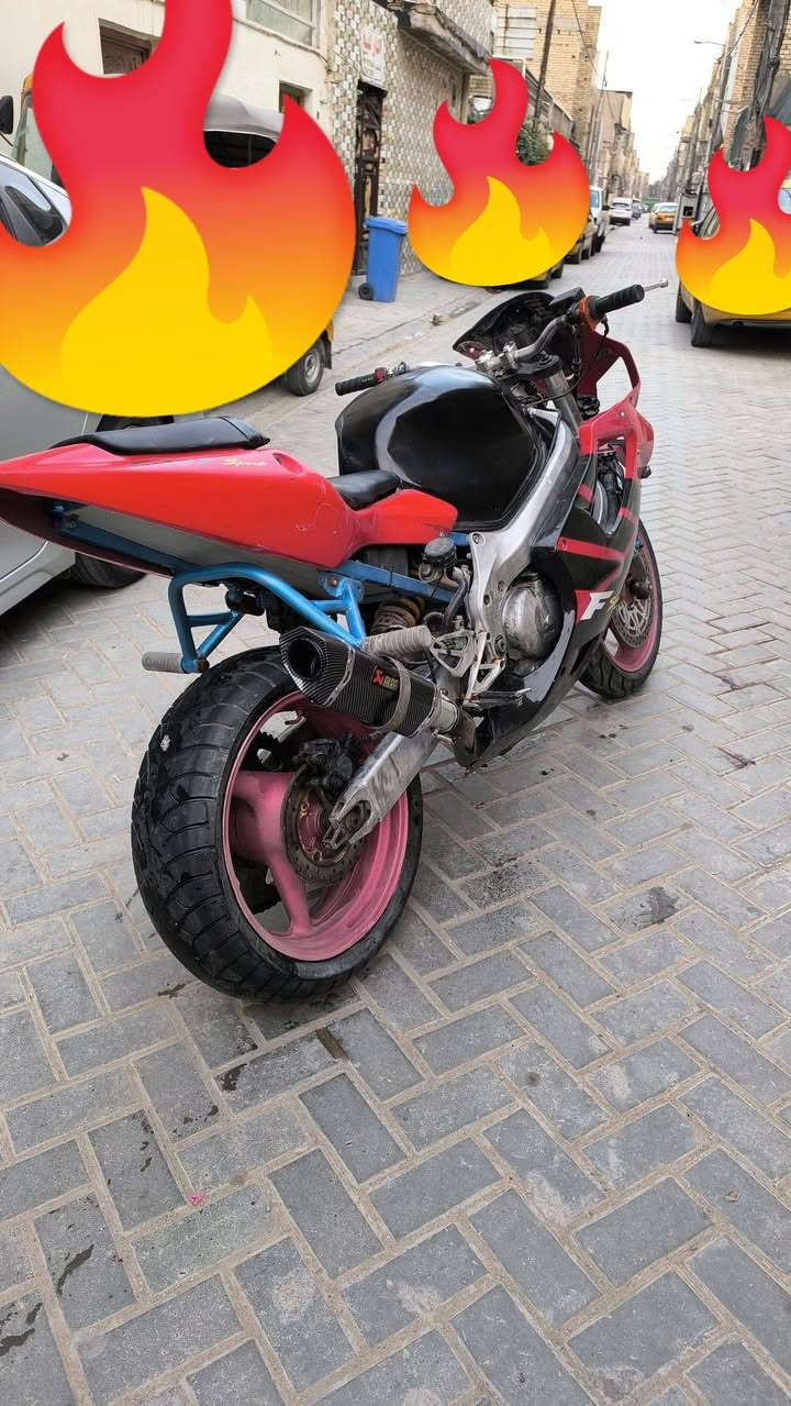 اللهم صل على محمد وال محمد الطيبين الطاهرين
افوراي ٢٠٠٤ سكيورتي ما مفتوحة ومسويلهة إدامة قبل ٤ يوم  دهن فلتر مي واضافات شرط كلة امزويل   دراجة مداريهة مو نطيحة محركهة غضب 

ما يحتاج احجي شنو محركها تعال وشوف 

مدينة صدر قطاع ٣٢ الما يشتري لا يسولف الشراي يدلل


**إذا كنت صاحب هذا الإعلان وتريد حذفه لأي سبب، رجاءا أرسل رسالة إلى الدعم الفني**