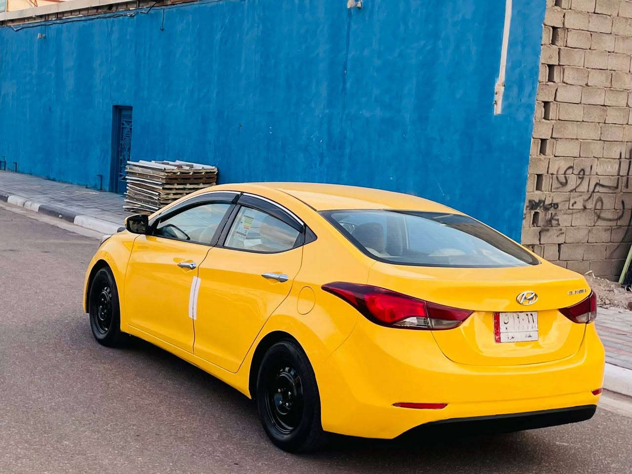 سعر 113 للبيع فقط النتره هونداي موديل 2015 وارد خليجي  سياره جاهزه وجديده تبريد شغال حداديه تخم تاير سياره مكفوله كفاله عما المكينه  رقم بغداد مصفر هيه وغرامات مكان سياره كربلاء  المقدسه لل ستفسار ***********
