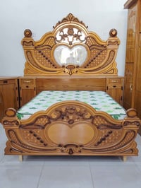 غرفه نوم حطاطه ما مستخدمه + دوشكه وياها السعر مليون ونص وبيه مجال بسيط...