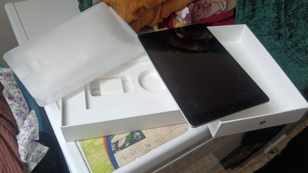 أيباد 9 نظيف
بطارية 95 
السعر 240
***********
