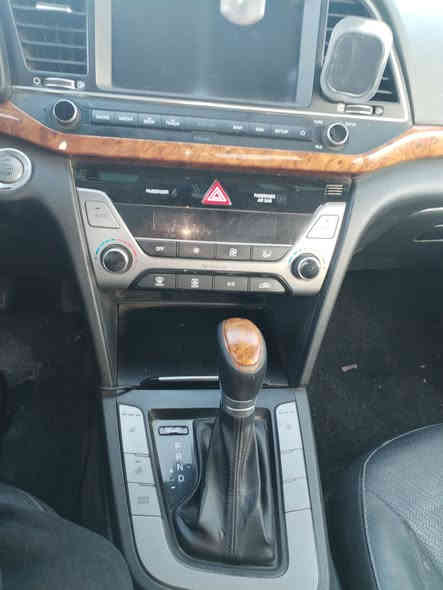 الالنترا موديل 18 فول فول
ترهم مراوس حسب القناعه
مكينة 2000 دوش المرغوب 🔴
نقاط عمياء 🔴
فتحة سقف🔴
كشنات جلد هيتر واستيرن هيتر🔴
رادار وتحكمات وتحديد مسار وقيادة ذاتية🔴
كامير وشاشة اصلية وتدعم نظام كار پلي🔴
داخل صاج اصلي🔴
شاشة اعطال🔴
حاكية بلوتوث🔴
بصمة ابواب وتشغيل وصندوق ذكي🔴
تبريد منفصل مناخين🔴
ضررها حافة البوند وباب خلف السايق صبغ 🔴
وباقي المواصفات المعروفة
عليها ادامة دهن الكير ومنظومة الماء 🔴
السعر 142 وبيها مجال للطيبين
للتواصل *********** 
#رجاءا المو شراي لا يكسر بحلال الناس 
رقمها نينوى والسنوية بعدها ماساقطة
