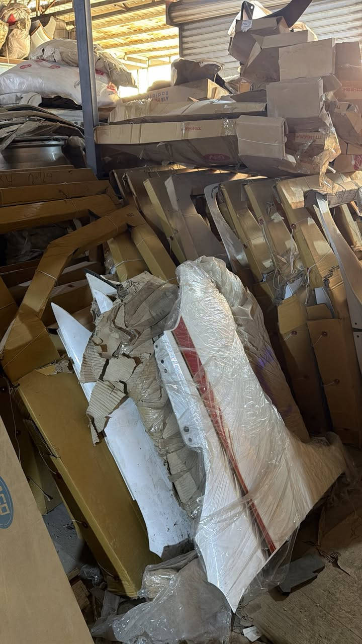 مخزن الباديه لتجاره قطع غيار الهايلوكس التفصيخ والاصلي وكاله وتايلاندي متوفر جميع قطع غيار الهايلوكس من البدي إلى المكينه لطلب والاستفسار *********** عنوانا البصره صناعيه حمدان يوجد خدمه توصيل إلى جميع محافظات العراق تنورنا وشرفونا أخوانا الأعزاء
