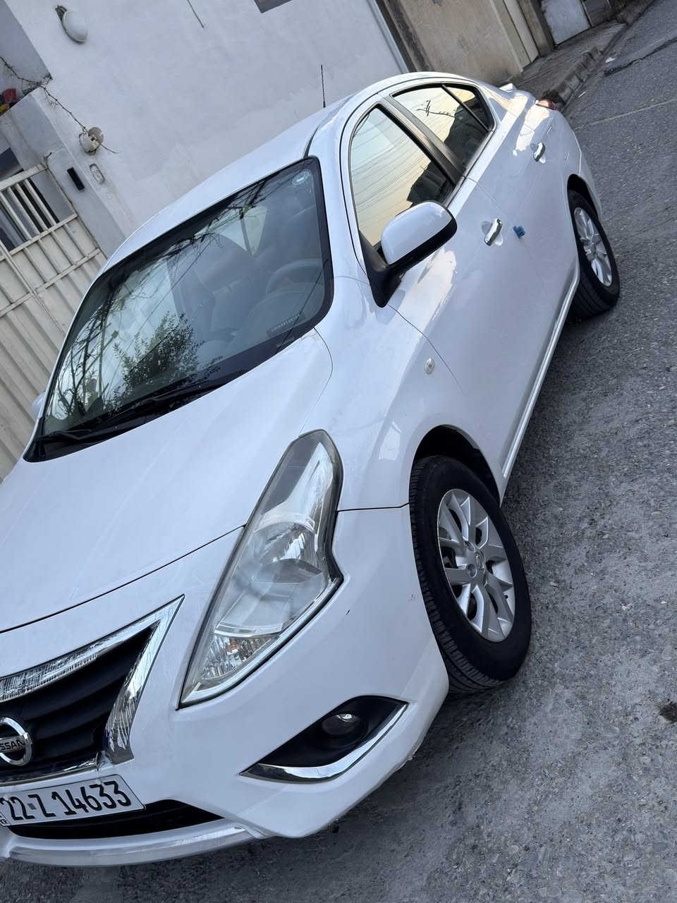 نیسان سەنی ٢٠٢٠  زۆر زۆر خاوێن
هەر چوار جام کارەبایی
شاشە ئایپاد + کامێرا
گێڕ ئۆتۆماتیک 
81 هەزار ڕۆشتوە 
کەمەک تەزرە لێی داوە
یەک تەڵیشەی بچوکی بۆیاغە بە قەدەر ١ بست هیچی تری نیە
پێش و پشتی کەپسە
تەقە و ڕەقە هیچی نیە

***********
