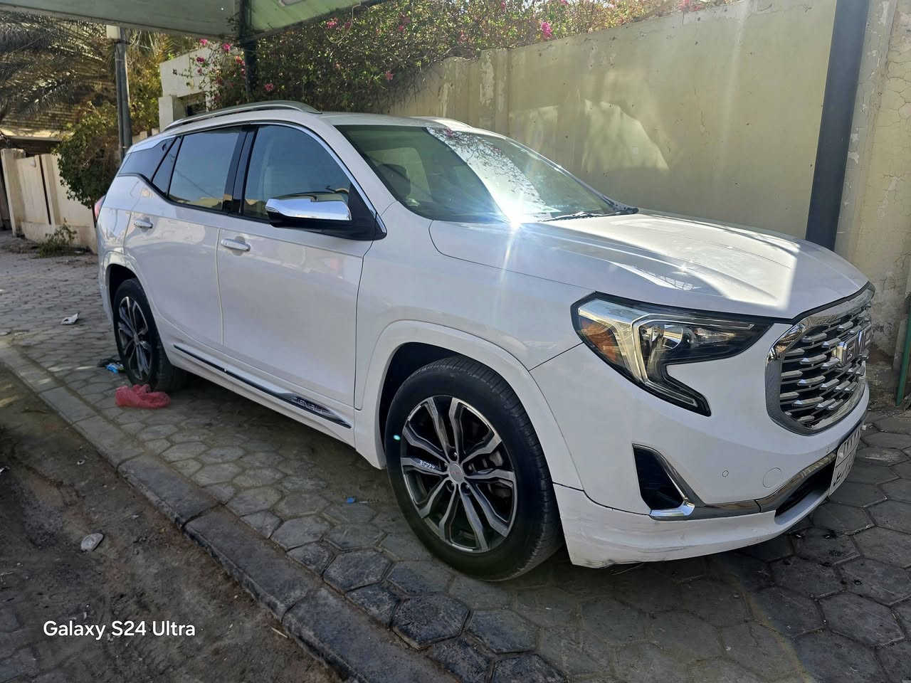 جي ام سي تيرين دينالي
•الضرر: الجاملغ والثاني بس مفتوح 
•الرقم: اربيل
•الايرباكات: سليم١٠٠%١٠٠

•المواصفات :
▪️السيارة: جي ام سي تيرين فئة DENALI لون ابيض
▪️الموديل: 2020
▪️المحرك: 2.0L تربو (اربعة سلندر)
▪️العداد: 140 الف كيلو حقيقي
▪️حجم الويل: ويل كب دينالي حجم 19 مع طقم تايرات جديد شهر من اشتريته
▪️لايتات زينون عالي وناصي مع حاجب LED  مع كشافات دعامية
▪️بصمات عدد 4 للابواب مع بصمة تشغيل
▪️حساسات خلفية اصل
▪️رادار امامي 
▪️حساسات ورادارات الاجتياز الجانبية (نقاط عمياء) بالمرايا الجانبية
▪️غرفة السيارة:كشنات السيارة جلد ابيض اصل
▪️تحكم فول كهرباء لكرسي السائق والراكب
▪️كشن ذاكرة (خزن ميموري) لكرسي السائق 
▪️شاشة الدشبول حجم كبير للتحكم بايعازات السيارة
▪️تدفئة لكراسي المقدمة 
▪️تدفئة بالستيرن
▪️جنطة كهرباء
▪️تشغيل عن بعد
▪️تطعيم نيكل لمقابض الأبواب
▪️سستم صوت BOSE 
▪️تحكم ستيرن جهتين بلوتوث وحاكية وكروس سرعة 
▪️نظام ABS مانع انزلاق
▪️السيارة جديدة وبوضع الشركة.مكان النجف الاشرف
السعر 189 ورقه
***********
