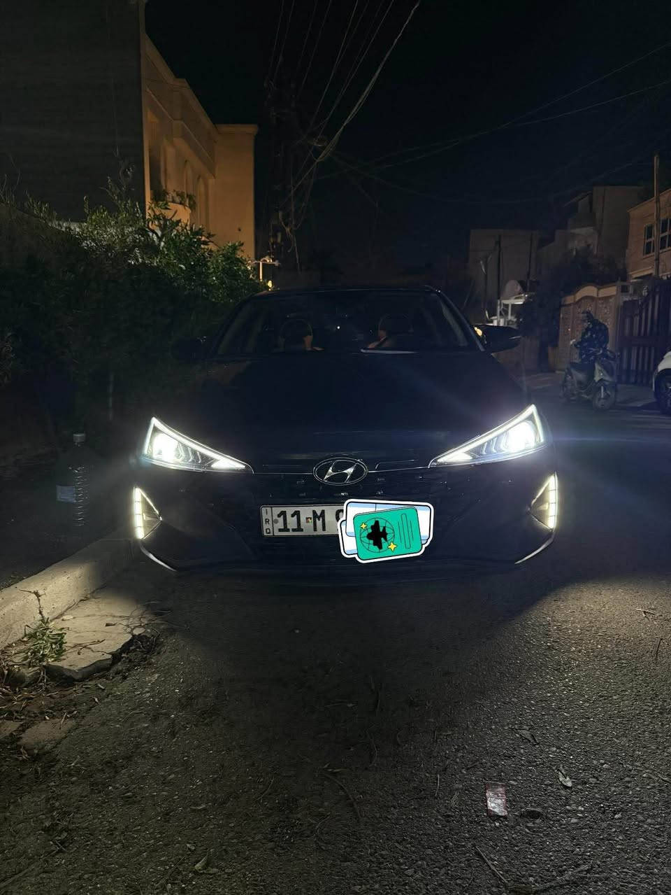 السلام عليكم 
النترا وارد كندي 2019 سياره نظيفه كير AT المرغوب مكينه 2000 دوش صدر كله نظيف وبلادي ماشيه 145 الف كيلو حادثهة ضربة بالجاملغ الامامي وباب السايق شوية بدون دواخل لا شواصي ولا لغود 
مصلح وهنا بالعراق صارت بيهة ضربة بالجاملغ الخلفي والباب شوية فقط بدون دواخل مصبوغة صفحة تدفئة شغالة وتبريد ثلج صدر امامي خلفي جديد قبل شهر بدلتة مازدات جديدة ام اللد واستيراد خاص البوابة مال عالي ناصي مو بلاستك يعني متعطل 
الجامة الامامية جديدة 
فلنجات ودسكات جدد 
انارة اسفل الكشنات 
مواصفاته 
ًرادار
ًكروزسرعه
ًتوقف ذاتي
ًمانع انزلاق 
ً تدفئة بالكشنات 
ً تدفئة بالستيرن 
ًكير وضعيات سبورت نورمال سمارت
باقي المواصفات المعروفه مكان السيارة بغداد القاهرة
***********
السعر 135 بغداد, العراق
