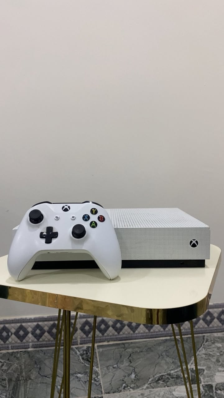السلام عليكم
اخوان جهاز XBOX ONE S 500 كيكا جهاز نظيف وتأتي معه وحدة التحكم الأصلية مع العديد من الالعاب الجميلة والممتعة والعناوين القوية.

Gta v— fc25 — Battlefield v — Hellblade 1 —fifa 17 — fifa 19 — A Plague Tale innocence — the witcher 3 🔥

الملحقات الأصلية متوفرة مع الجهاز 

الجهاز فقط مبدل بي معجون حراري 

السعر 190 وبي مجال بسيط 

للتواصل على الواتساب ***********
