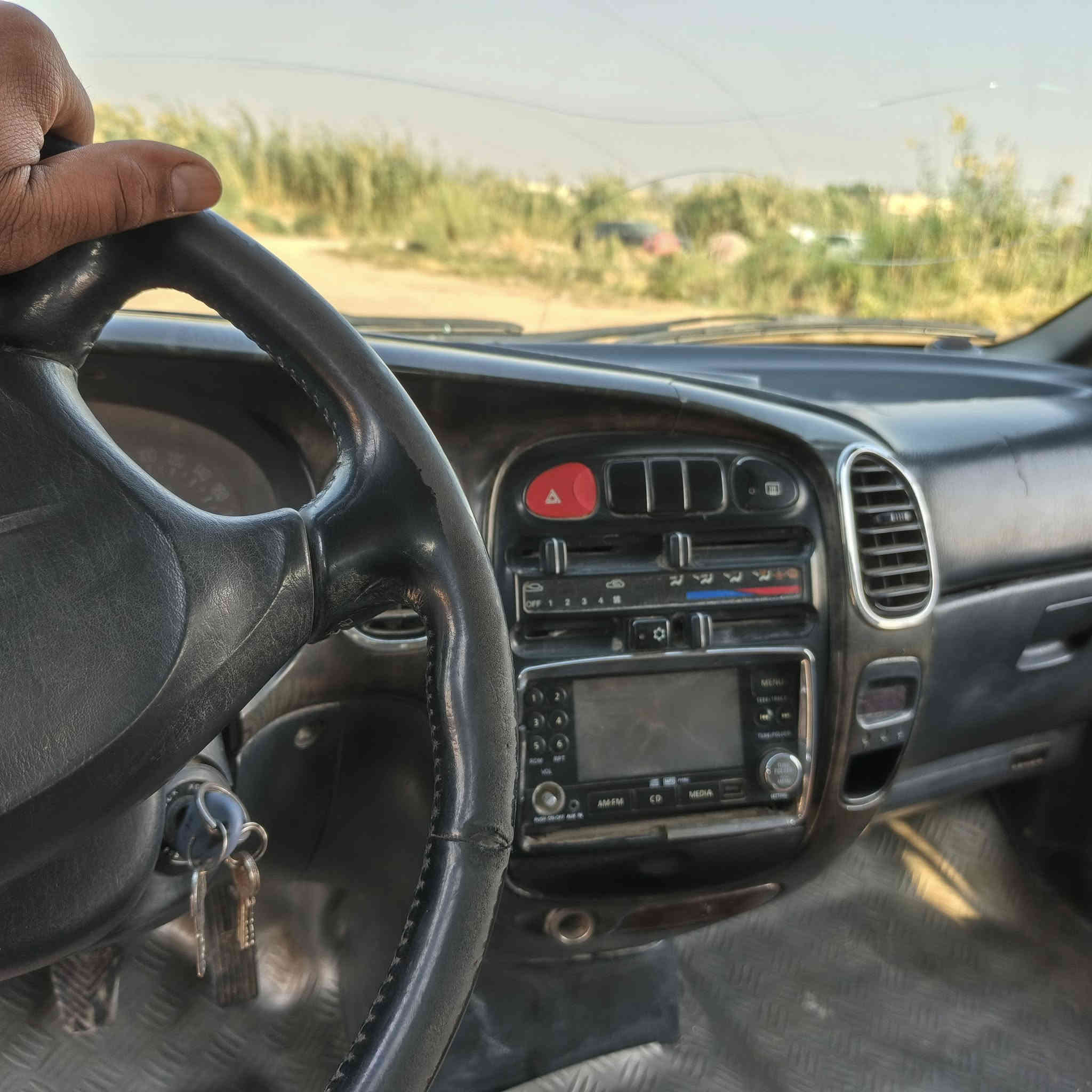 السلام عليكم للبيع  ستاركس مديل ٢٠٧ مكينه وكير تخم تاير ماتذب عليه كلشي رقم قادسيه  سنويه صاقطه السياره ماندل راعيه) بيع ومراوس بسياره صالون السعر ٣٥ العنوان واسط الموفقيه ***********
