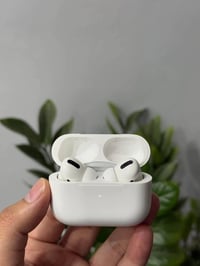 Air pods pro 2 اصلي أوربي باله باله #اصلي أوربي أمريكي مع حافظة وكيبل ...