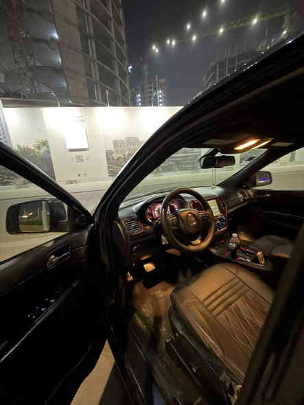 السلام عليكم سياره للبيع جيب 2014وارد أمريكي سياره نضيفه جدا مصبوغه قطع أبيع حزام صدر جديد امامي خلفي بطاريه جديده تخم تاير جديد محدث شاشه وعداد سرعه srt سياره نصبته كلش حلوه دواخل جلد حادث مرفوق ب الصور مكينه وكير خير من الله سعر السياره ١٥٥وبيها مجال بغداد الغزاليه ***********
