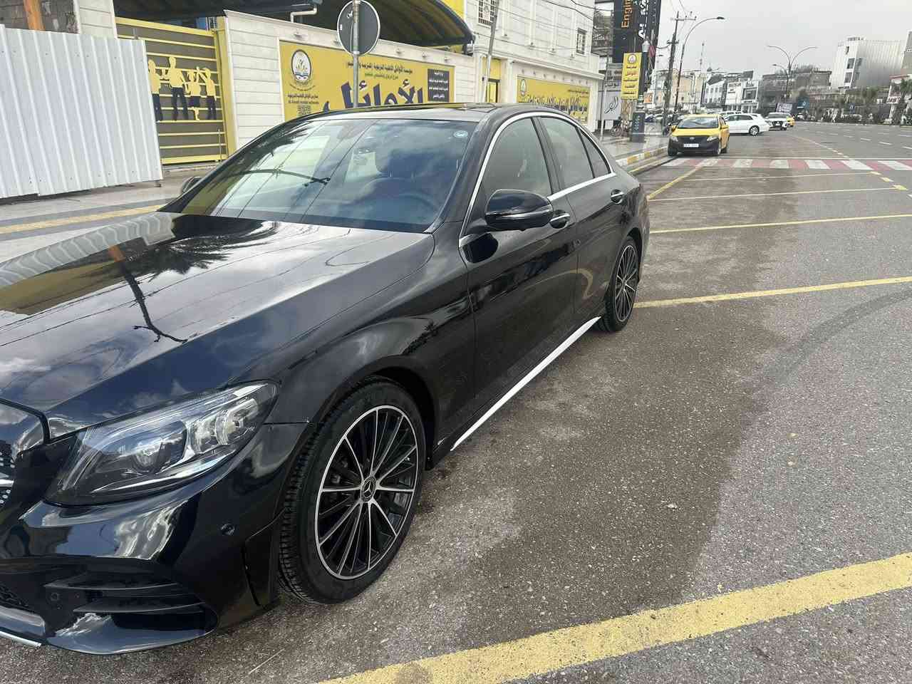 مارسدس c300 موديل2020
رقم اربيل  شرط التحويل رقم مميز 

💎 ســعــر ✅ ::  260 📮

فول مواصفات حادثها جاملغ وبونيد بدون دواخل  
والباقي السياره كله مكفول 

السياره جديده محرك مامفتوح  ترايها كلش حلو
صدر امامي خلفي كله جديد كامل amg
بلادي مواصفات السياره 
صندوك كهرباء 
مري كهرباء 
كامره خلفيه 
رادارات اماميه وجانبيه 
سلايد 
كت amg بلادي 
وباقي مواصفات المارسدس معروفه

مكان السيارة: كركوك


**إذا كنت صاحب هذا الإعلان وتريد حذفه لأي سبب، رجاءا أرسل رسالة إلى الدعم الفني**