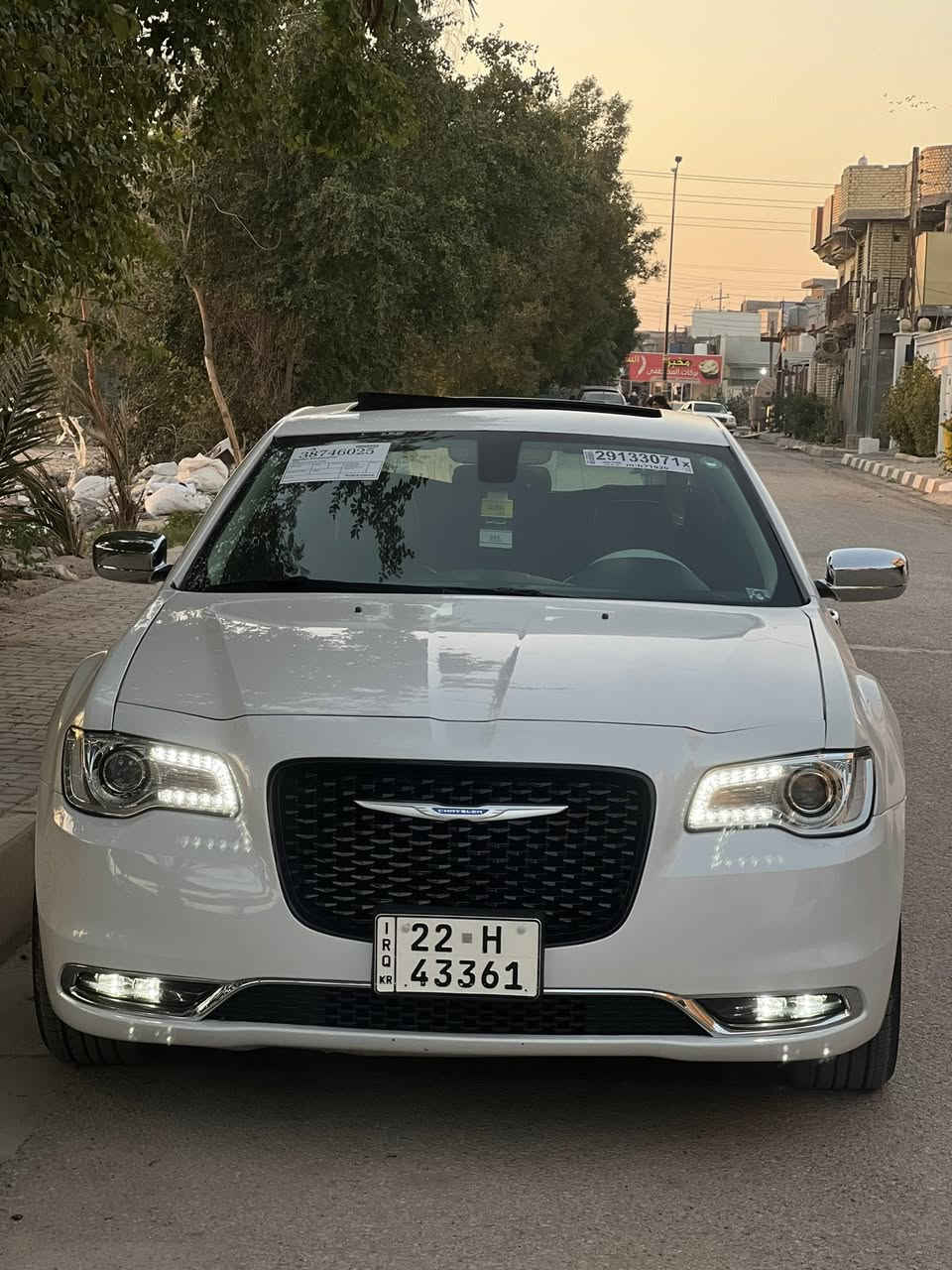 سلام عليكم ورحمة الله وبركاته
للبيع كرايسلر اوباما 
الموديل 2015
ماشيه 117الف مايل حقيقي
الموصفات السياره لمتدد فتحه بنراما كشن تدفئه تبريد شفتات كشن خزن كشن كهرباء شاشه كبيره وكير موس كشافات 
حجم المحرك :3600/V6
السياره تو ويل 
الرقم اربيل باسمي هزه وسنويه وفحص ورقم كله جديد
السياره حادثها داخله تقرير كلين تايتل كفاله عامه بلعراق بيه جاملغ صفحه السايق بي صبغ بدون دواخل وبدون ايرباك وبدون فتح باقي السياره مكفوله كفاله عامه من صبغ وفتح كير مكينه حداديه اكسل تخم تاير ويل مكسكي تبريد كله جديد وجاهز 
مكان السياره (كربلاء المقدسه) السعر 225 وبيه مجال بسيط  

‭0772 481 3206‬
موجود وتساب ❤️

