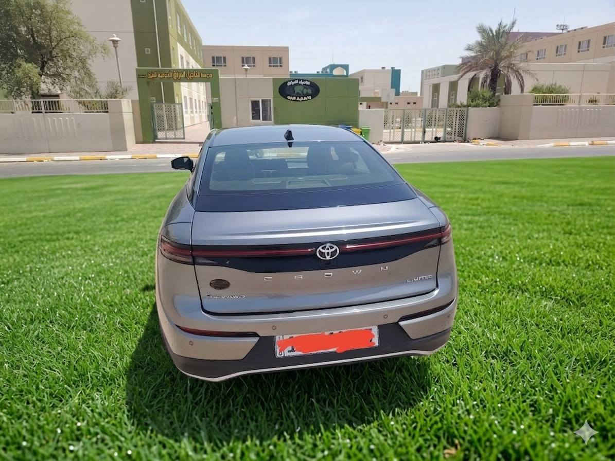 السلام عليكم
كراون 2025 بلاتينيوم هايبرد 

مكينه 2500
اللون مميز 
مرقم بغداد بسمي تحويل ثاني يوم 

ماشية 6500

فول مواصفات 1/1 

 الضرر موضح بلصورة 

الباقي كل مكفول  

فول مواصفات 

كشن خزن ميموري 

دخول ذكي اربعة ابواب 

مقاعد اماميه تحكم 

مقاعد اماميه تدفئ وتبريد 

مقاعد خلفيه تدفئ 

تدفئ استيرن 

تشغيل عن بعد 

سستم سماعات jbl 

حساس امامي خلفي 

توفق ذاتي 

لايت 4 عدسات 

استيرن كهرباء 

فور ويل 

تبريد قطعتين 

تشغيل عن بعد 

خمس انظمه قيادة 

كامره 360 درجة 

حجم 21

بدون اي نقص 

السعر 29000 ألف دولار   وبية مجال بسيط 

JTDAAAAF1S3035030 وهذا رقم الشاصي 

مكاني بغداد بسماية  بيع فقط

رقم الهاتف ***********
