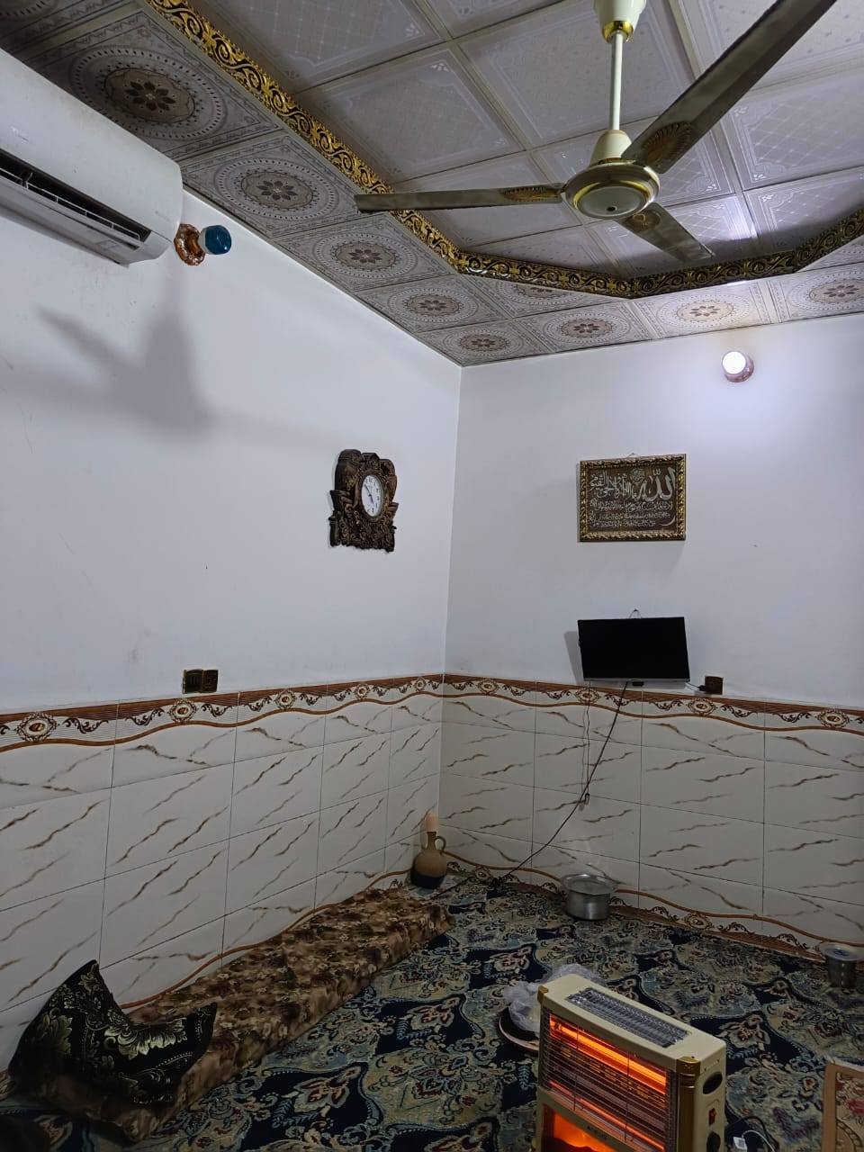 السلام عليكم
 للبيع بيت 100متر في حي النداء
 رقمه 52349
قريب الشارع المجمعات كلش
مو اول فرع... بثاني هوه صاير
 بضهر شركه الشرع للصرافه

بناء حديث صب وطابوك جمهوري وسيراميك
طابق واحد غرفه وصاله وستقبال ومطبخ وتخاريج
بلاش سعره والبيت نضيف يسوه اكثر تجي وتشوف 
السعر 78 وبي مجال بسيط جدا وبالعافيه عل ياخذه

*********** 
***********
