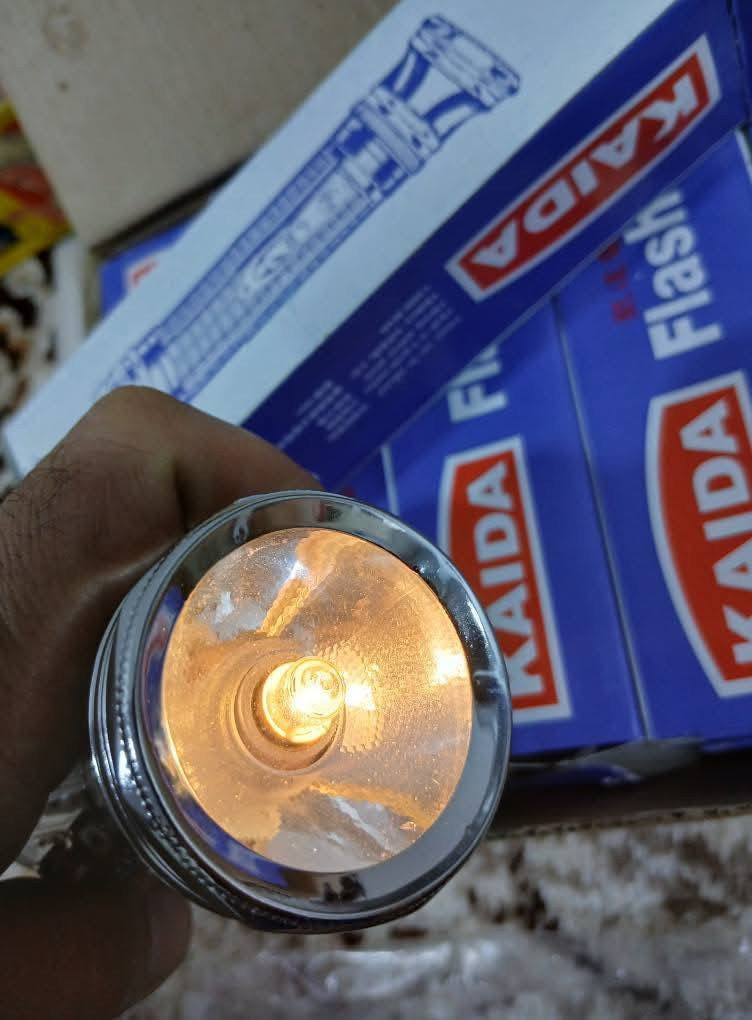 لايت قديم بطارية حجم كبير  سعر القطعة 2500  الفين ونص


**إذا كنت صاحب هذا الإعلان وتريد حذفه لأي سبب، رجاءا أرسل رسالة إلى الدعم الفني**