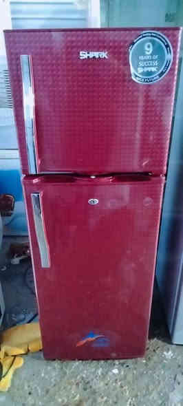 ثلاجات شغالات فووول تجميد وتبريد 
««عددهم، 7 ثلاجات سعر القطعهالوحده 125الف »» اسعار مناسبه جدا جوا اسعار سوك النهضه ونضيفه ومرتبه فقط اختار القطعه التعجبك اتصل على رقم ابو علي للاستفسار واحجز *********** العنوان بغداد المشتل مجمع فدك قرب المجلس البلدي ادخل على الصور وگلب 👇👇
