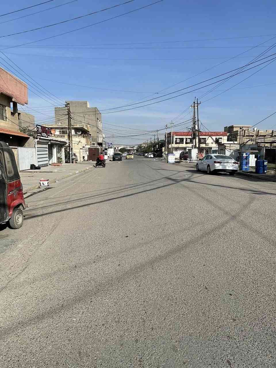 السلام عليكم  بنايه للبيع في حي الجهاد منطقه المخابرات 
خلف جامع محمد رسول الله شارع ٢٠ علما ان البنايه ركن مقابيل ساحه تشجير 
تبلغ مساحه البنايه ٢١٠ متر 
واجهه ١٠ ونص 
ونزال ٢٠ 
تحتوي على ٥ محلات و٢ شقق سكن 
علما ان الوارد الشهري  2,100 مليونين 
للاستفسار اتصل على الرقم التالي 

سيف ابو يزن 

***********

***********

مراجعه مكتب السلام الهندسي مجاور الجمعيه الاستهلاكيه مقابل اسواق السفير الضباط شارع العام حي الجهاد
