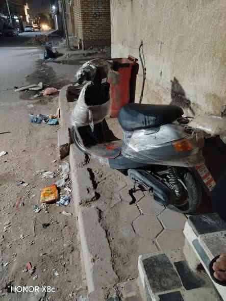 السلام عليكم بتره للبيع مامفتوحه حاويه بعده على وضع الشركه سعر خاص ناصريه مركز شراي اتصل ***********
