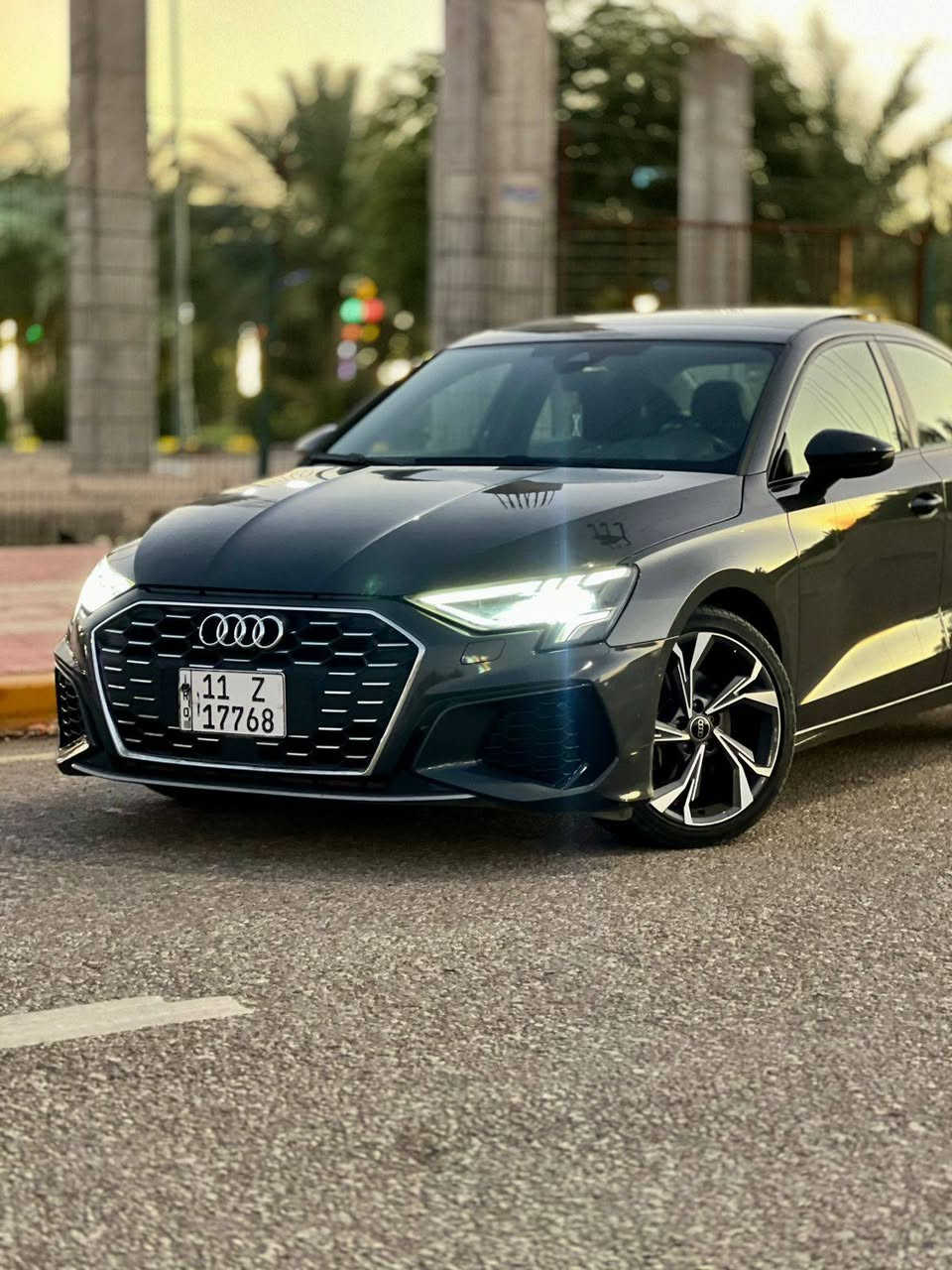 للبيع -  Audi A3 Premium Plus موديل 2023
محرك 2.0 تيربو – 4 سلندر - قوي و اقتصادي

اللون الخارجي: فيلي
اللون الداخلي: أسود
العداد: فقط (20,000 كم)

---

### ⭐ المواصفات ⭐:

* شاشة وسطية بنظام MMI
* عدادات رقمية Virtual Cockpit
* كاميرا خلفية عالية الدقة
* حساسات أمامية + خلفية + جانبية (محيطية)
* مانع اصطدام ذكي مع توقف ذاتي للحماية من الحوادث
* تحكم كامل بالستيرن متعدد الوظائف
* وضعيات قيادة متعددة
* إضاءة LED كاملة
* لايت ذكي (إضاءة متكيفة)
* فتحة بانوراما
* كراسي كهرباء مع هيتر (تدفئة)
* وباقي مواصفات الأودي المعروفة بالفخامة والثبات

---

### ✔️ الحالة ✔️:

* الحادث : قطعة واحدة فقط (بنيد)
* السيارة نظيفة من الداخل والخارج
* استخدام قليل جدًا
* رقم بغداد سنوية جديدة
---

### 💰 السعر 💰
($16,500 – 165 ورقة) وبيها مجال 

### 📞 للتواصل 📞
***********

صور الشاصي والحادث مرفقة بالمنشور
