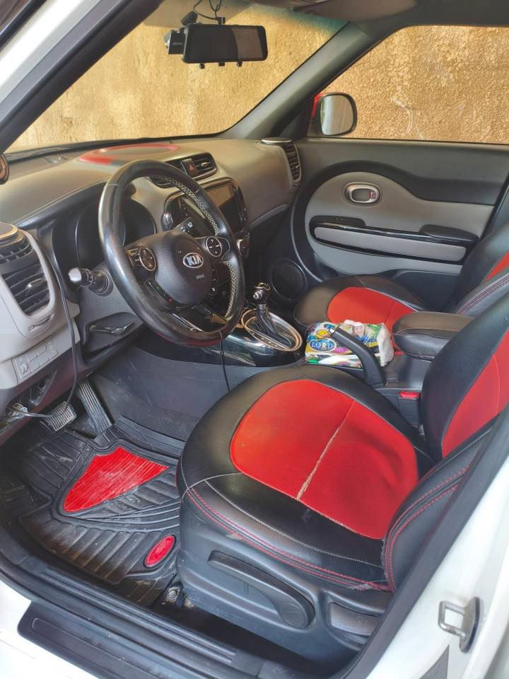 الخليجي والمميز … كيا صول 2015 خليجية توكلر لونين بلادي محرك 1600 دوش رقم بغداد الجديد السنوية بإسمي شخصياً ماشية 84 كم مو ميل بيها صبغ چاملغ امامي ايمن وربع الباب من جوة السيارة جديدة أخت الزيرو السعر 123 ورقة وبيها مجال بسيط حگ الجية وبعد المعاينة يعني ما أتعامل عالسعر بالتلفون شوفها وتدلل مكاني بغداد الجديدة للإتصال *********** الخاص مغلق لا تراسل عالخاص
