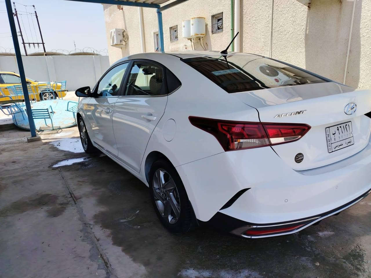 ​🚘 هيونداي أكسنت 2023 بحالة الوكالة (للبيع) 🚘
السلام عليكم إخوان.. سيارة جديدة تبارك الرحمن، وجاهزة من كل شيء (استلام شركة):

​📌 المواصفات والخصائص:

​الموديل: 2023.

​المحرك: 1600 CC (عزم وقوة واقتصادية بالوقود).

​المسافة المقطوعة: 50,000 كم فقط.

​الرقم: رقم بصرة الألماني (جاهزة للتحويل مباشرة).

​🌟 المواصفات والراحة:

​الفئة: فول مواصفات (ما عدا البصمة).

​التحكم: تحكم ستيرنج كامل.

​التبريد: قطعتين تبريد (ثلاجة ما شاء الله).

​الأمان والمكابح: 4 دسك (أمامي وخلفي) لأمان وثبات عالي على الطريق.

​✨ حالة السيارة:

​السيارة بحالة الوكالة، جديدة جداً ونظيفة، وما تحتاج أي مصاريف (شغل وتوكل على الله).

​💰 السعر:

​137 ورقة (13,700$) وبيه مجال قليل للشراي الجاد.

​📞 للتواصل والاستفسار:

​مكان التواجد: البصرة.

​رقم الهاتف: ***********

​ملاحظة: السيارة للشاري الجاد اللي يدور نظافة وجاهزية، والاتصال متاح بأي وقت.
