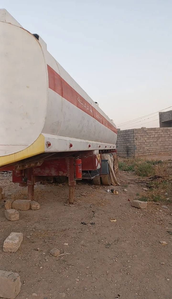 صهريج للبيع سعة ٣٦٠٠٠ لتر دناكير سبرنك توير نص عمرهن رقم هاتف ***********
