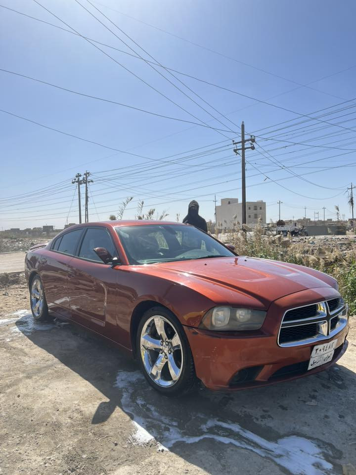 جارجر موديل ١٣ كصة قماره 
فئه اس ارتي شفتات ستيرن
مكينه ٣٦٠٠ كير ماوس 
حداديه وتخم تاير وتبريد كارتون
ويل كروم ٢٠ شاشه جبيره 
سستم سماعات دمام 
سياره جاهزه وهواي بيه مواصفات بعد
مكاني ناصريه شطره سعر ٦٥
***********
