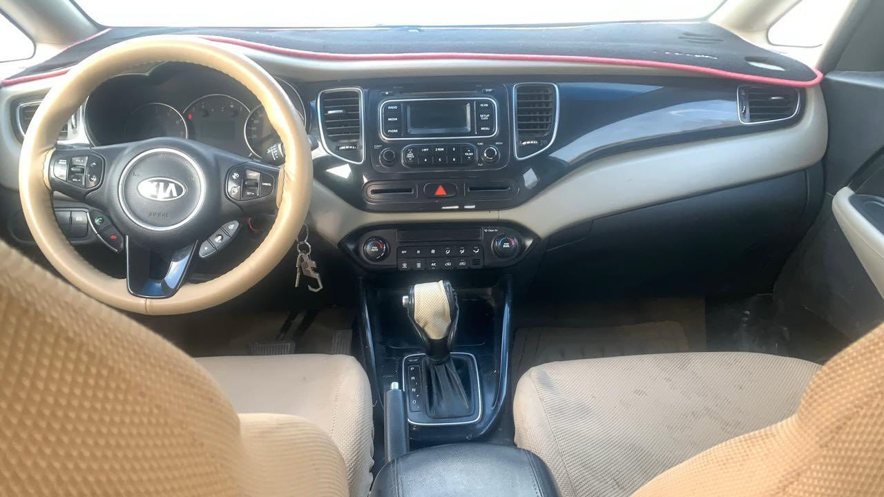 كيا كارنز موديل 2014فول مواصفات  محرك 2000 خليجي بأسم كردي تريد تحويل تريد وكاله سياره مكفوله عدى تشليع صبغ اصبعين بلبنيد والصوره موجوده سياره جديده 141وبيه مجال تجي شوف احلى من الصوره مكانه نجف ***********
