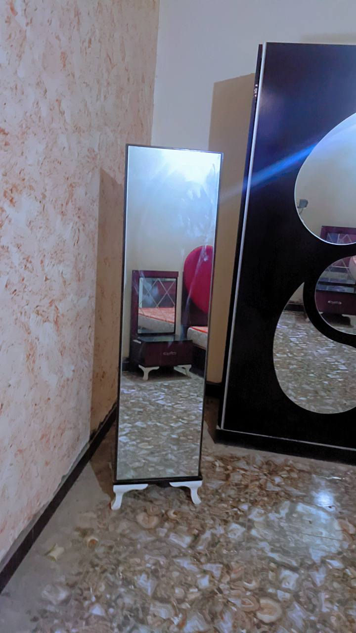 غرفه تركيه للبيع 7 قطع المكان الامين الثانيه سكينه 
سعرها 450 رقم الواتساب ***********
