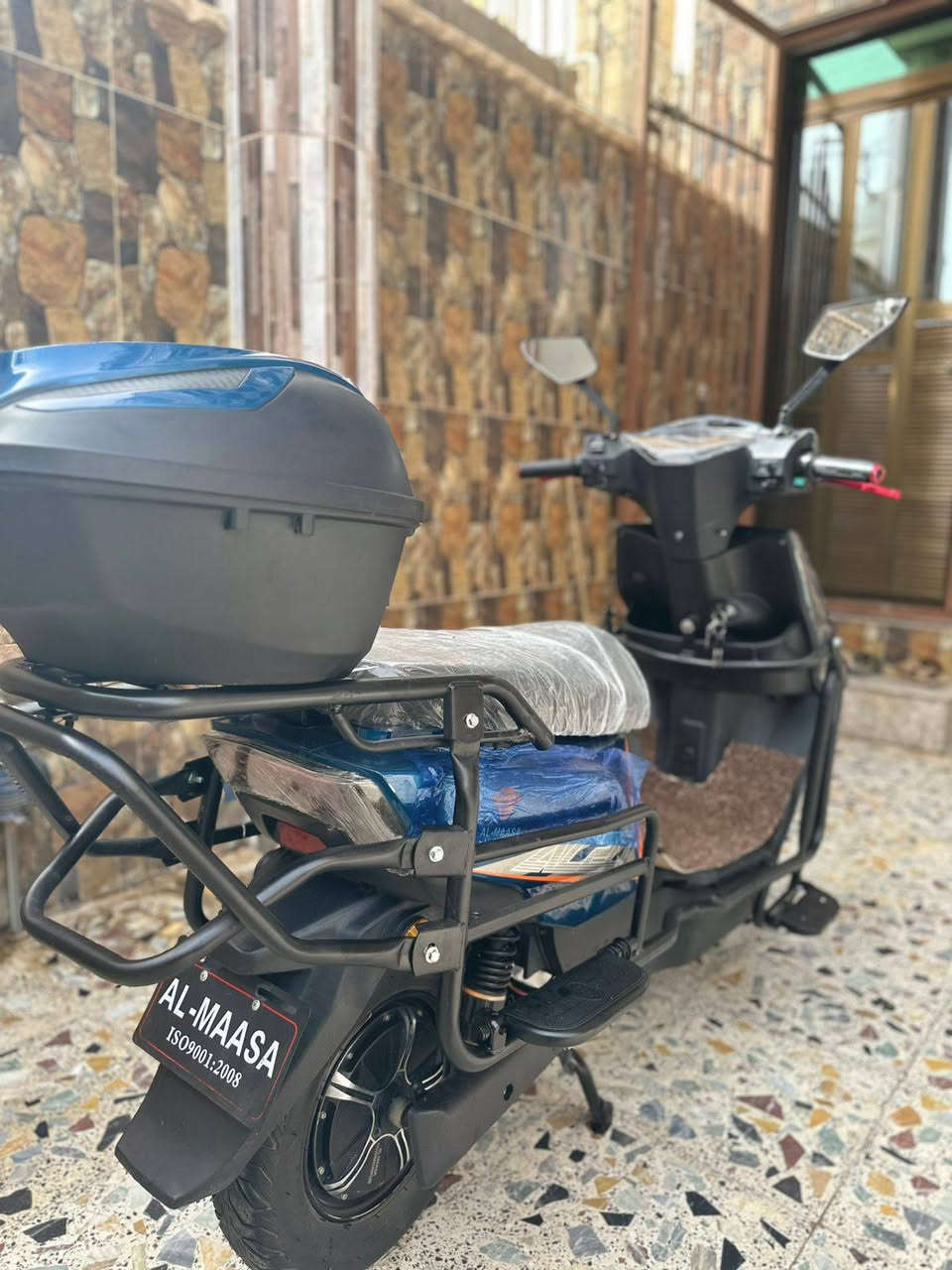 للبيع موطور شحن سكنس مدرع موطور نضيف وبطاريته فول وعلا فحص وكهربائياته كله شغاله
السعر 515 وبي مجال 
للتواصل ***********
