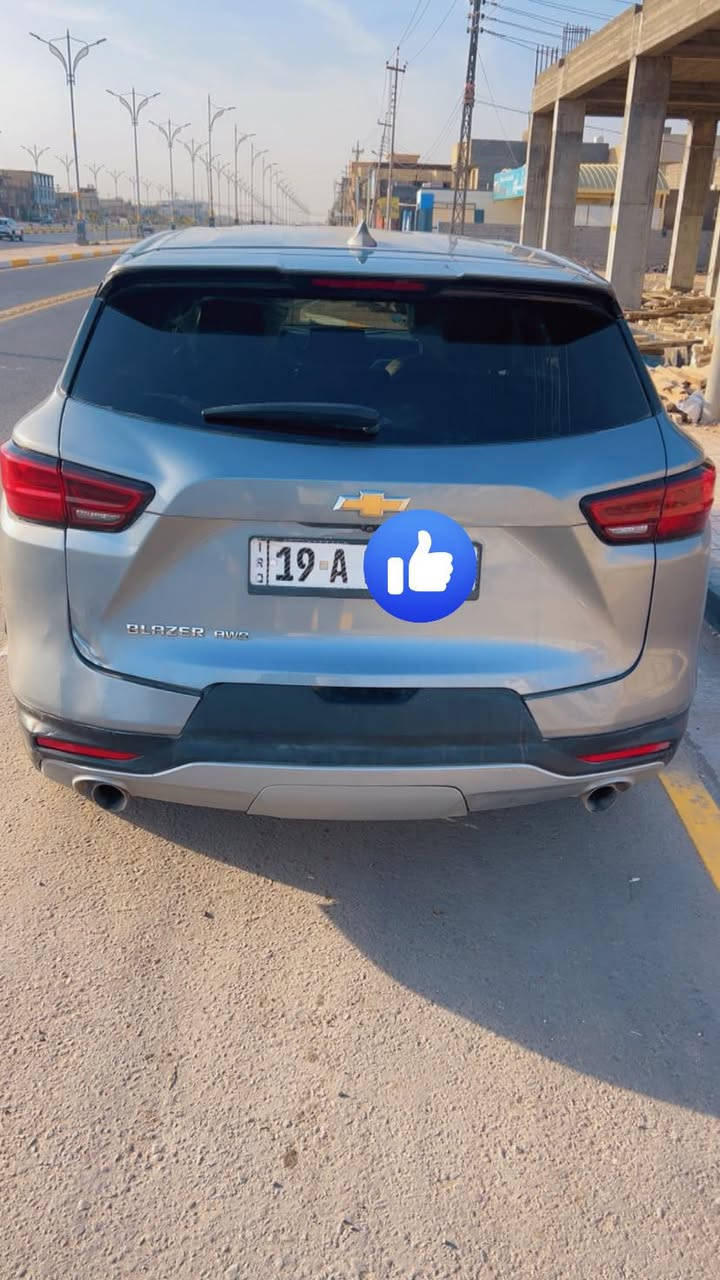 📌شوفرليت بلايزر  2023  LT2.
🔹رقم أربيل جديد 

📌حجم محرك : 4سلندر 2.0 تيربو

🔹عدد المسافات45000

📌اللون : رصاصي غير محدد

📌الضرر : باب تبديل ، جاملغ خلفي صبغ كما مرفق في السونار

 📌المواصفات :LT2 

............

🔹بصمة تشغيل

🔹بصمة 4 ابواب 

🔹لايت ليد + نهاري

🔹تحكم وضعيات القيادة

🔹تحكم ستيرن جهتين 

🔹سستم صوت متكامل 

🔹هاند بريك بصمة

🔹منافذ USB  .T_IBC

🔹كشنات كهربائي 

🔹تبريد كشنات امامية

🔹تدفئة كشنات اماميه

🔹تبريد قطعتين 

🔹شاشة كار بلي + أندرويد اوتو

🔹رادار امامي جانبي

🔹تحديد مسار 

🔹كاميرات

🔹اوتو ستارت (Auto start)

🔹اوتو ستوب (Auto stop)

🔹مانع انزلاق+ABS

🔹تشغيل عن بعد 

🔹بقية موصفات LT2 معروفة 

📌لاستفسار  ***********

🔹السعر :187$

📍كربلاء
