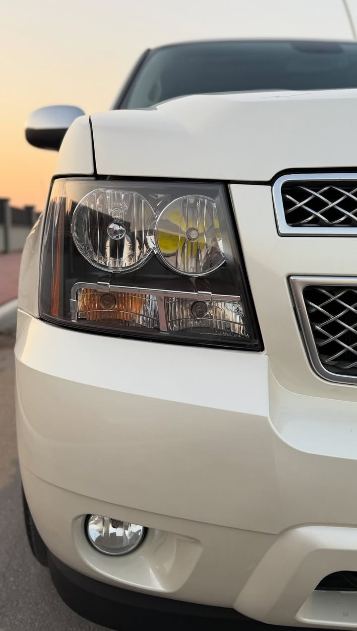 تاهو ادوات ادوات ) الموديل 2010 لون مميز ابيض صدفي داخل جلد عسلي فول مواصفات LTZ  السياره بالكارتون كلش جديده كفاله من الضربه والگص والفتح والصبغ كفاله عامه عامه طخم تاير جديد تبريد ثلج كواتم ابلاد جاهزه من كل النواحي  السعر 128$ بيها مجال بسيط  هاتف ***********  البصره
