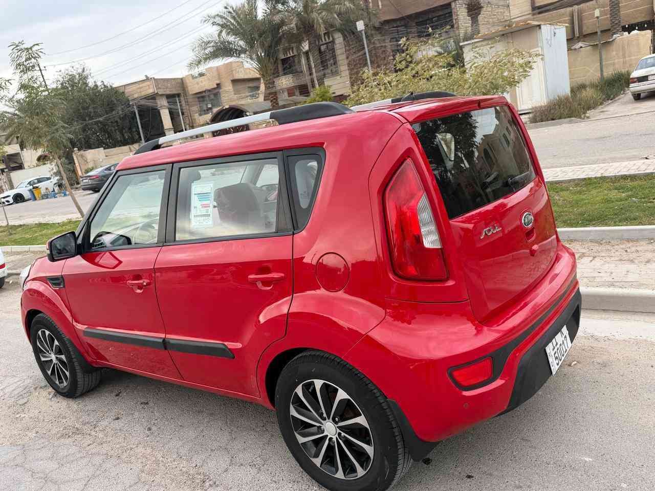 السلام عليكم
صول موديل 2013 
خليجيه 
مكفوله من الصبغ وتبديل 
ماشيه 90 
مواصفات 
فتحه تبريد بيانو اشاير بل مري 
مري شفط باسمي
داخل احمر بلادي 
بدون اي نقص كامله مكمله 
رقم وسنويه وهزه كله جديده 
مكاني بغداد الكرخ حي الحسين 
*********** 
السعر 105 وبيه حك الجيه
