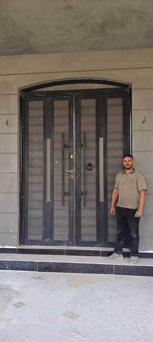 معمل حداده علي محسن سمين
لعمل الابواب والشبابيك  والمحجرات
***********
