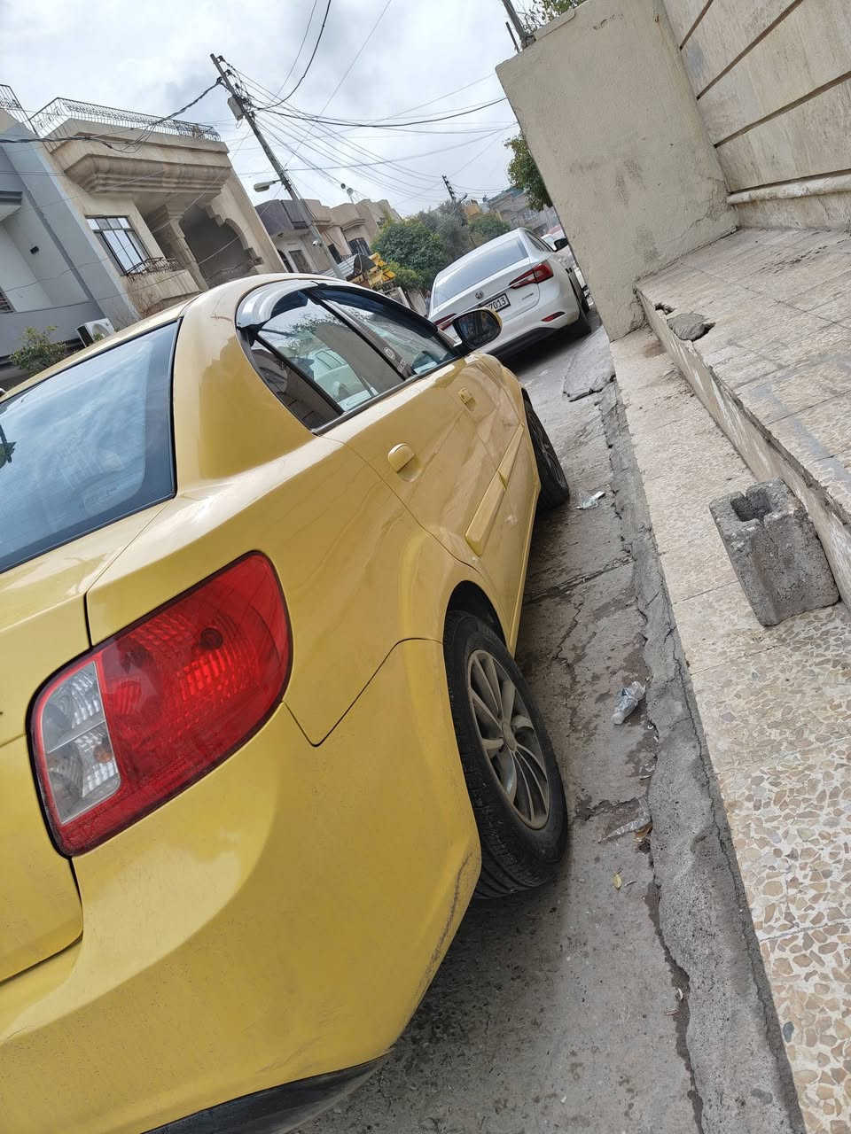 السلام عليكم كيه ريو موديل 2010
وارد امريكي 
ضررها بديه الشاصي
محرك وكير شرط
هيئه وغرمات صفر 
السعر98 وبيها مجال 
اني مكلف بل نشر 
كابون بانزين بيها 
الاتصال عل صاحب الرقم 
***********
