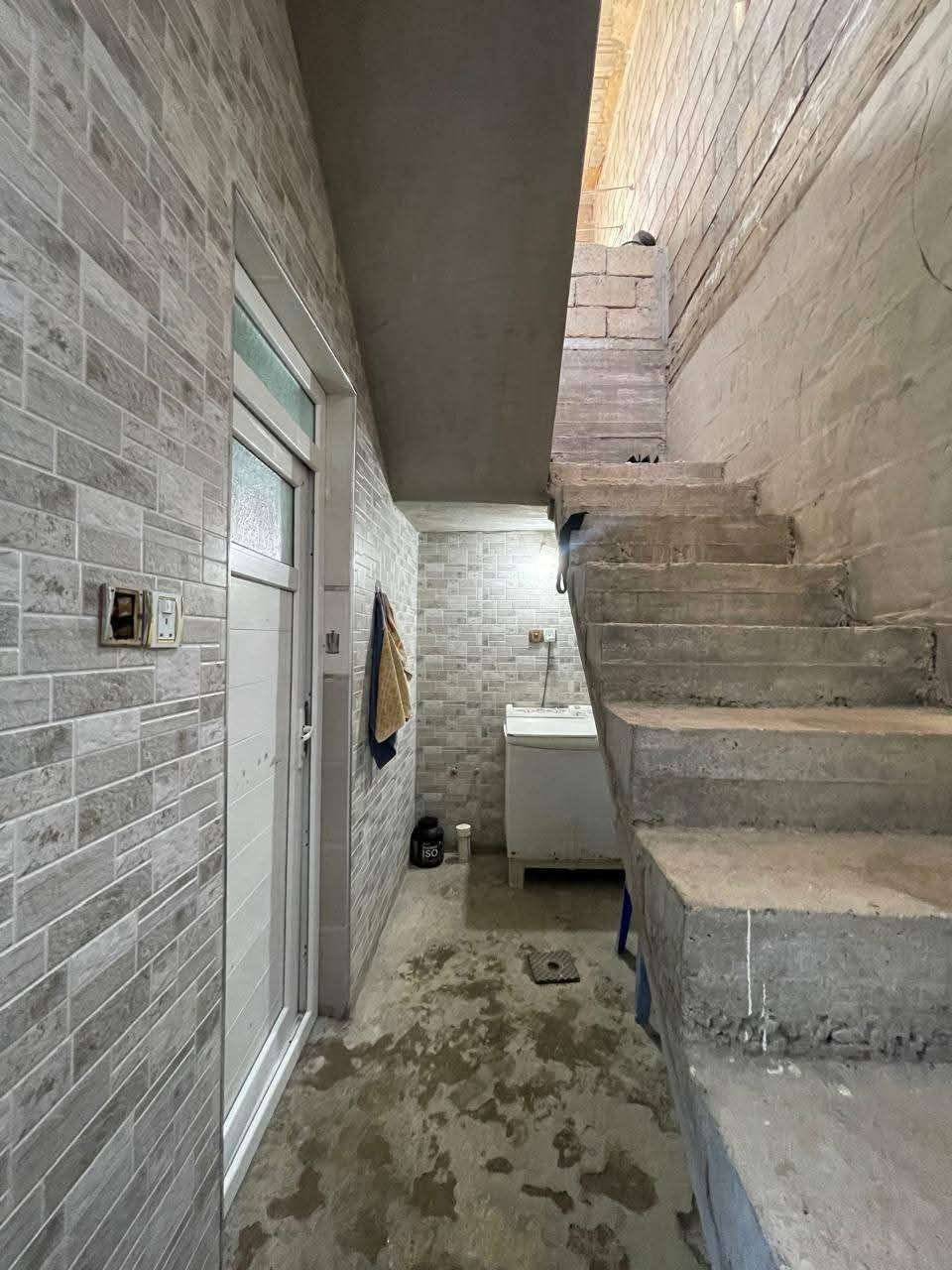 كود ( 286 )
السعر 55 مليون
دار زراعي للبيع في حي الكوبكلية ( نهاية الحي )
يبعد عن التبليط 300 متر
 بستان ملك صرف
المساحة : 125 متر
الواجهة : 7.5 متر
طابق واحد : غرفتين وهول واستقبال ومطبخ وصحيات 
+ بيتونه كبيرة
ينقص الدار سقوف وكاشي
لمعرفة كافة الاسعار يمكنكم الانضمام الى قناة التلكرام عبر 
الرابط ادناه : 
https://t.me/realestatemhnd
للاستفسار اكثر يرجى الاتصال على الارقام التالية: 
***********
***********
***********
 نستقبل عروض البيع والشراء والايجار في اغلب مناطق ساحل 
الموصل الايسر
 عنوان المكتب : الموصل حي الصديق بداية شارع 20 قرب مركز جباية كار مكتب مهند الحجيات
