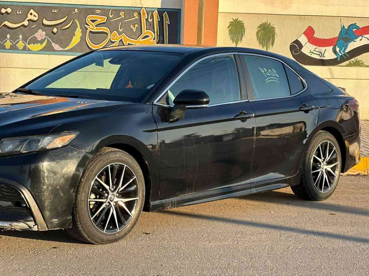 سلام عليكم للبيع كامري موديل 2023 رقم نينوى حرا تحويل ثاني يوم ضرر اربع قطع بدون دواخل موصفات اس اي سيارة جاهزة ماشيه 40 وهذا رقم *********** سعر 165
