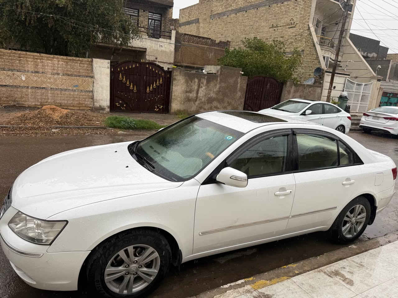 السلام عليكم . مكلف بالنشر هونداي سوناتا 2011 وارد خليجي المواصفات محرك 2400 دوش ابلادي مامفتوح فتحة سلايت دشبول مطعم صاج ويل كب تحكم ستيرن اشارة بلمراية وباقي المواصفات المعروفة بيهة صفة الصدر مصبوغة بدون دواخل السيارة جاهزة مابيهة نقص رقم بغداد السعر 118 ورقة مكاني بغداد الكرخ حي العامل قرب البانزين خانة *********** بغداد, العراق
