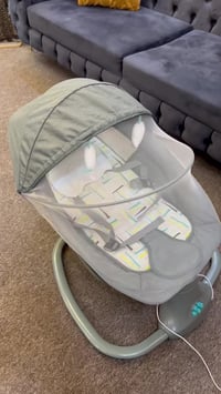 هلو بنات عندي اغراض للبيع كلش جديدات   كرسي هزاز كلش جديد مستخدم كم مر...