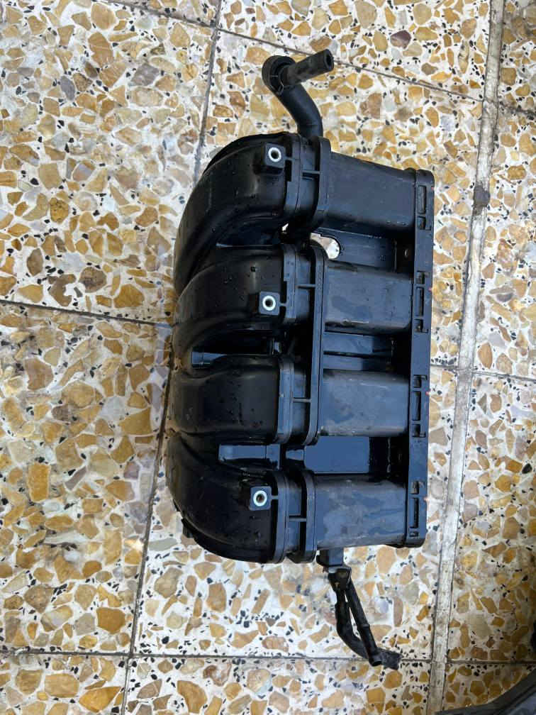 السلام عليكم 
***********
دكشن بارد وطاحونة عدد 2 محرك 2400 GDI للسيارات الكورية (اوبتما،سوناتا،سبورتج،سورنتو) من موديل 2011 الى 2015  شغال وعلى الفحص مع حساس ماب سنسر
بي لحيم بمكان صغير موضح بالصور 
الطاحونات ابيعهن فحم 
السعر الكلي 45 الف مع التوصيل بغداد, العراق
