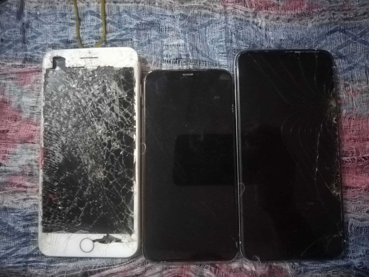 ايفون 8 بلص
ايفون X(شاصي +كامرات )
ايفون محور (شاصي +كامرات)
3 قطع للبيع فحم × فحم فحمم
سعرهم شلع 25 قفل بدون معامله 
شراي تفضل خاص


**إذا كنت صاحب هذا الإعلان وتريد حذفه لأي سبب، رجاءا أرسل رسالة إلى الدعم الفني**