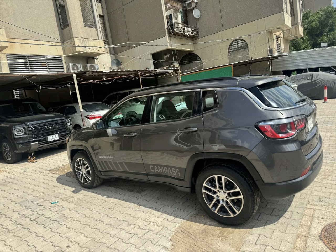 ياالله جيب كمبارس 2018 سعر بلاش مستعجل ع بيع 
مكينه 2400 المرغوب بدون تيربو 
لايت زنون 
كشافات يمين يسار ويا الستيرن 
بصمه تشغيل وابواب 
داخل جلد اسود وجداً جديد الداخل 
سايد بريك دكمه + اوتو ويا الاحزام 
شاشه كبيره 
كامره دواره 
منافذ يوس بي 
لد داخلي متعدد الاوان 
فول تحكم استرين 
تخم تاير جديد 
منظومه احتراق كلشي بيها جديد 
حادث السياره جاملغ امامي وشويه من البنيد 
السعر 112 وماكو هيج سعر بهيج نظافه 
مكاني بغداد 
للاستفسار ***********

