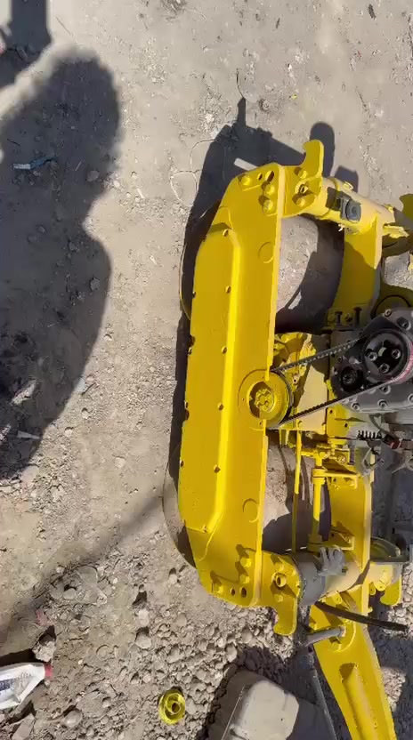 حادله ربع ٣٠٠ كيلو صناعه المانيه  شغاله الهزاز شغال تفحص بيدك مثل ما واضح بل فديو كلشي شغال مابيه اي نقص سعره ١٤ ورقه وبيه مجال مكان حله
***********
