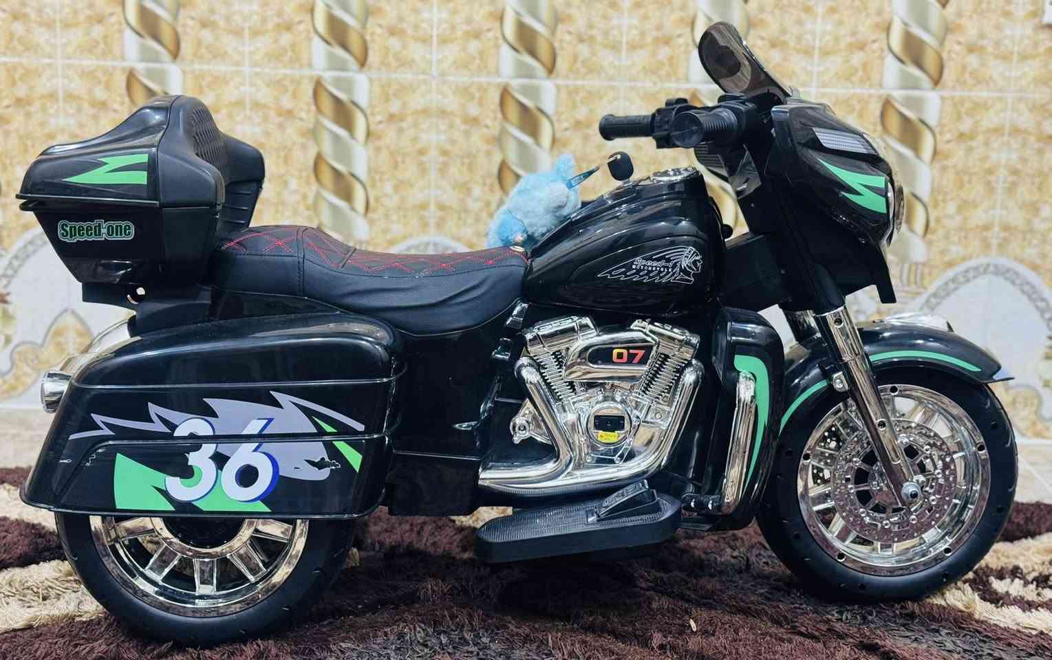 ماطور شحن للأطفال
مناسب من للعمر  
سنة لل 7 سنوات
يحتوي على موسيقى ونشرات 
تصميم مميز مستعمل نظيف جداً 
مفتاح تشغيل حقيقي 
مقعد مريح (جلد صناعي)
تأتي مع الشاحن الأصلي وبطارية 
دواسة قدم للتحكم بالسرعة أضواء أمامية وخلفية 

للاستفسار تواصل ‭0771 691 6760‬
او مرسلة صفحة
