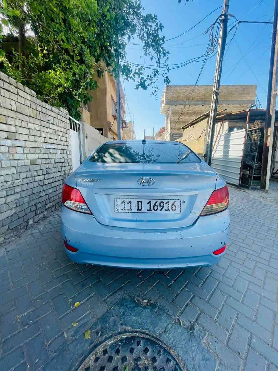 سلام عليكم 
اكسنت 2014 متروكة ماشيه 74 حقيقي  مكينة جي دي اي وارد امريكي حادثهه بنيد وجاملغ مبدلات وشويه بالباب  مال صدر السيارة نص فول لد+ ويل كب + تحكم ستيرن جهتين + تخم تاير  كير مكينه مكفولات  تبريد ثلج مكان السيارة بغداد  مامتواجد على الفيس ***********
