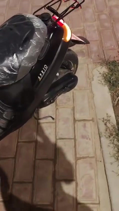 سلام عليكم بطه للبيع 2003مامفتوحه لمكينه خرسه شاصي مكفول   سلف وهندر اشاير هورن لايت قفل جنطه كيج لبانزين كيج سرعه قفل سكان كله شغال مانقصها شي لكفرات بلاديات لقامات بلاديات لهورن بلادي ب 375 وبيه مجال.. للاتصال ***********.
واتساب.. ***********
