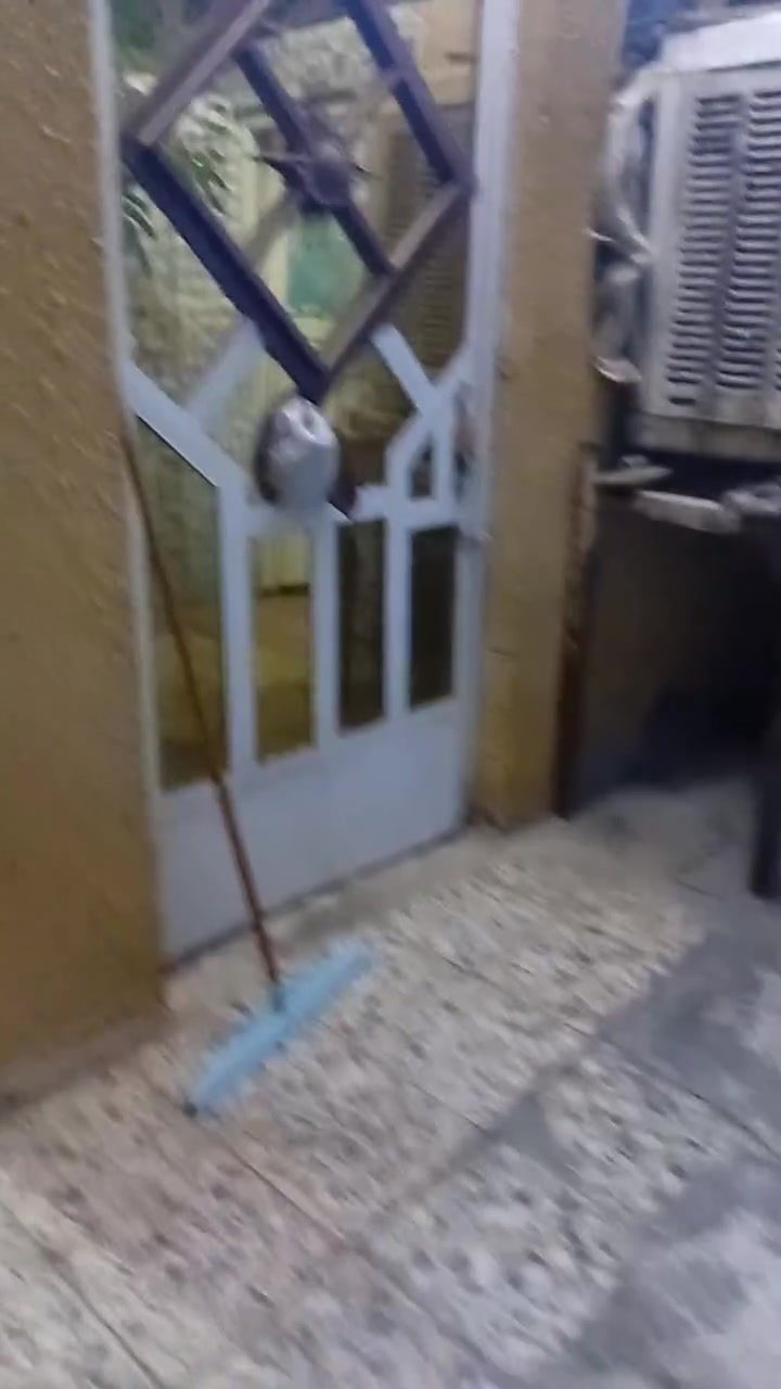 سلام عليكم بيت البيع ١٠٠ متر طابق ونص مقابيل التئميم الاستفسار ***********
